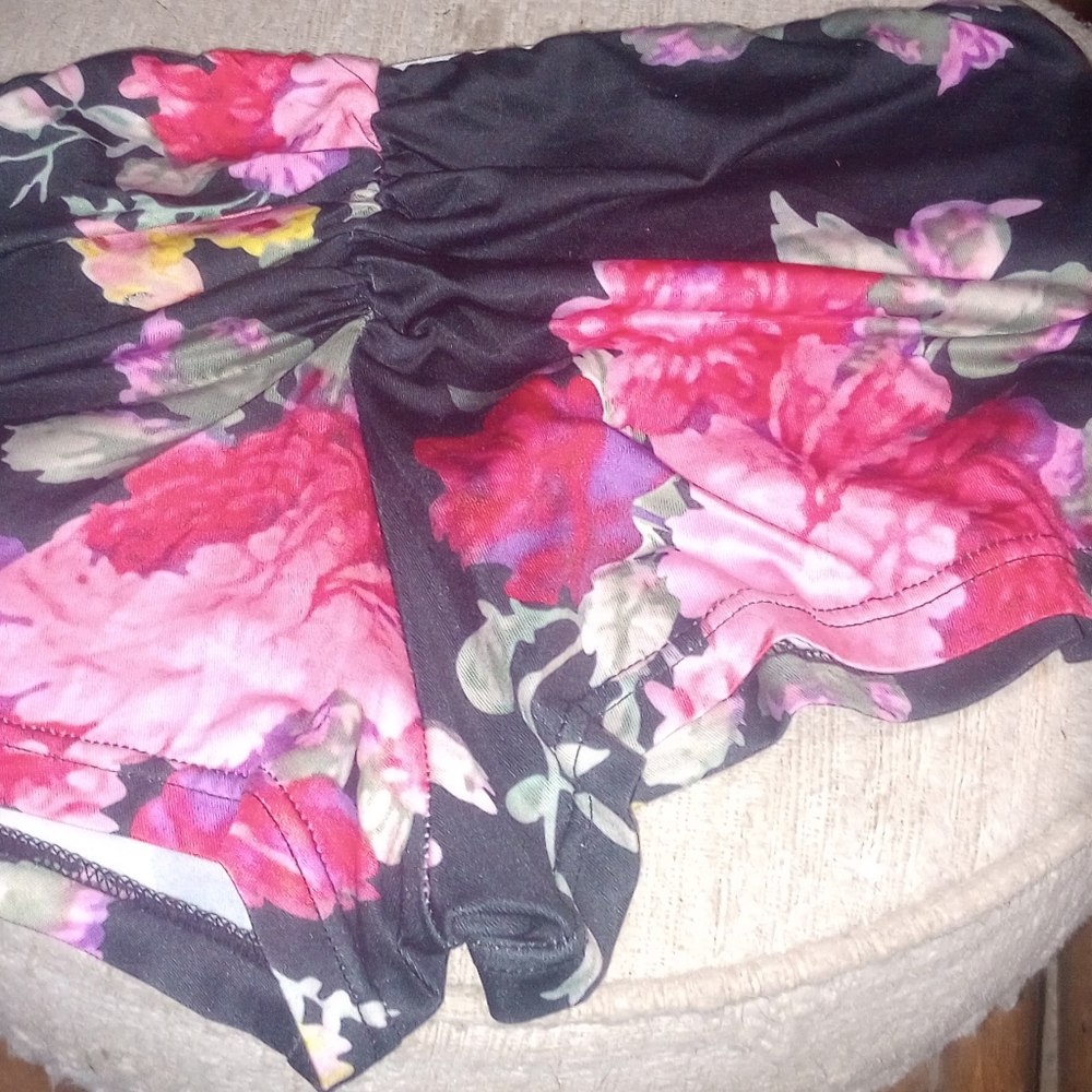 ⭐Sexy Flower short shorts. L/XL